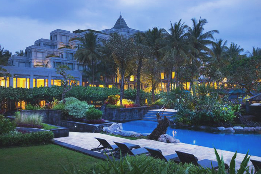 hotels in yogyakarta with relaxing vibes - hyatt regency yogyakarta