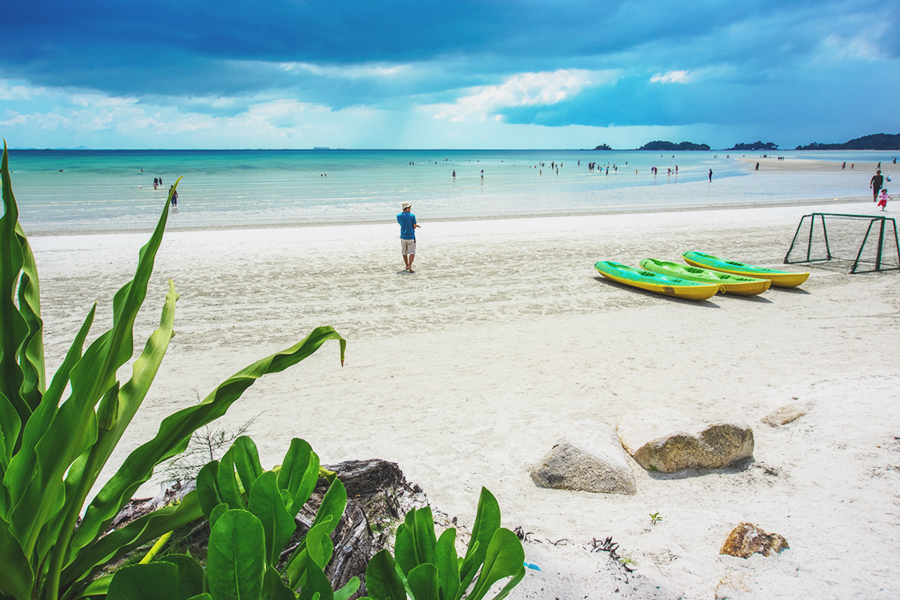 Explore Riau Islands - Lagoi Bay