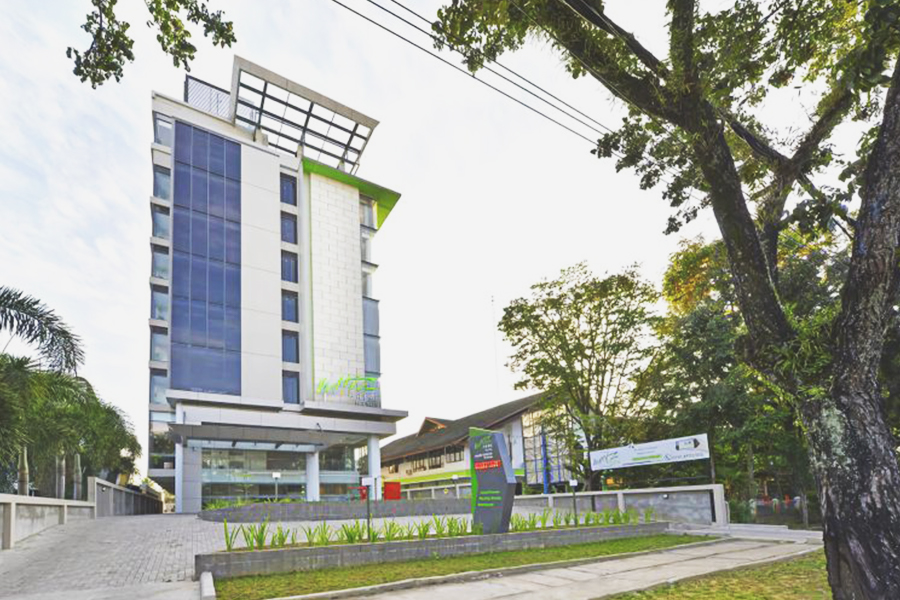Affordable Hotels in Padang - Whiz Prime Hotel