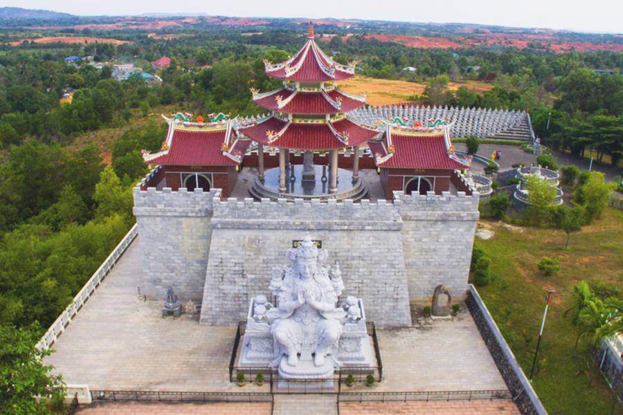 Explore Riau Islands - Ksitigarbha Bodhisattva Temple