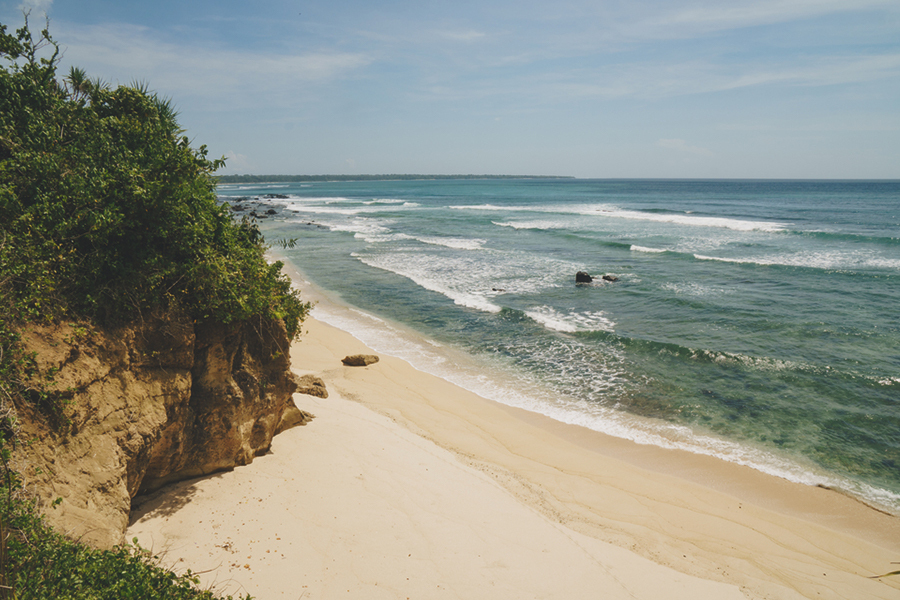 pantai di jawa timur