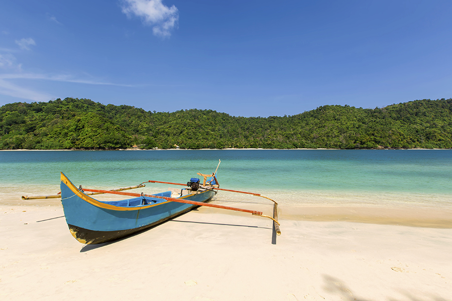 kiluan bay