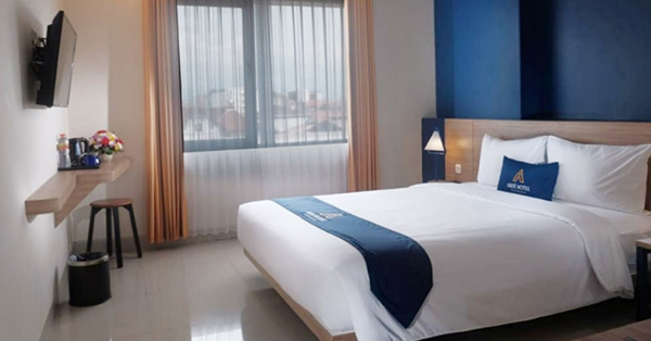 10 Hotel Dekat Stasiun Tugu, Cocok Untuk Kamu yang Liburan Naik Kereta!