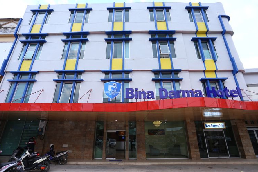hotel building frontview bina darma palembangg