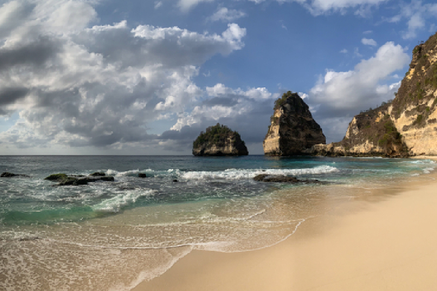pantai terbaik anti mainstream indonesia