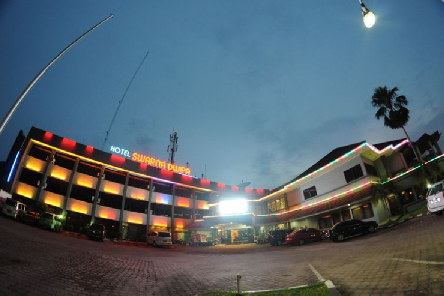 hotel building frontview swarna dipa palembang