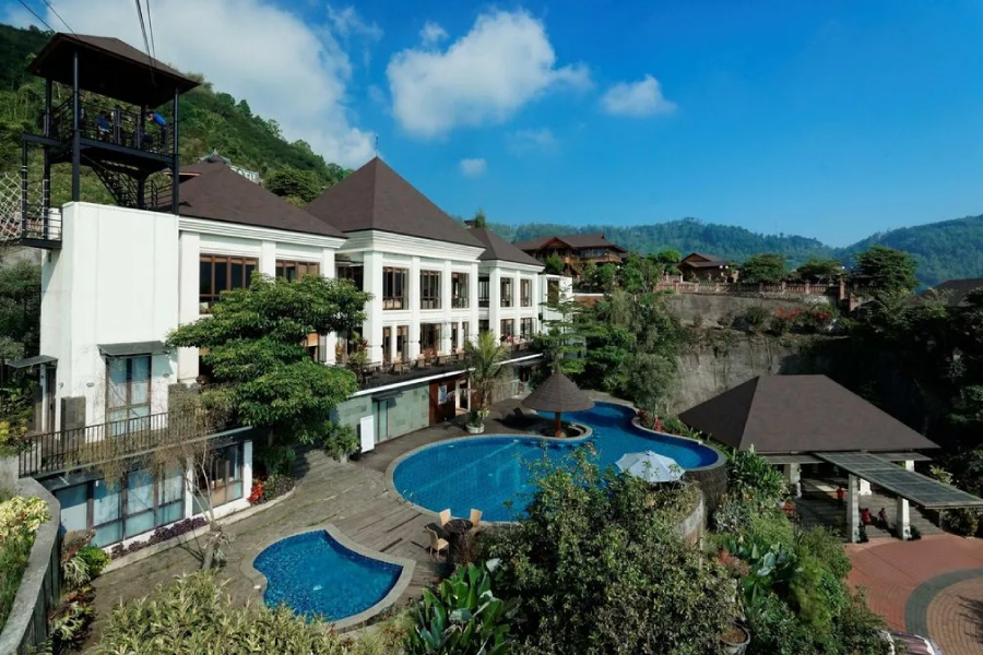jambuluwuk convention hall & resort