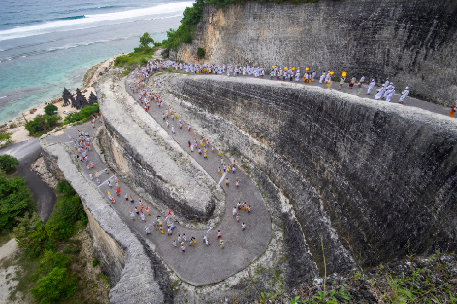 pantai terbaik anti mainstream indonesia