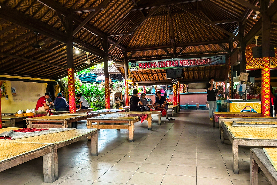 lesehan merta sari