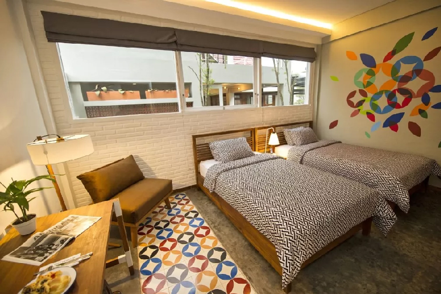 Lokal Hotel