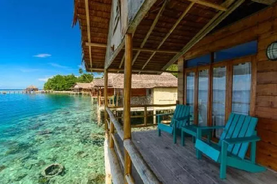 Resort Terapung di Indonesia