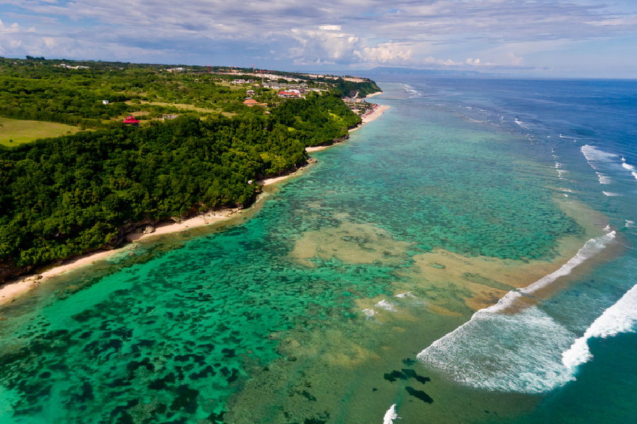 pantai terbaik anti mainstream indonesia