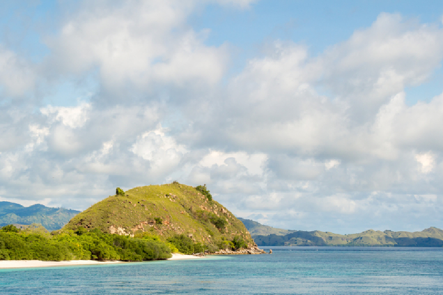 pantai unik dan indah di labuan bajo