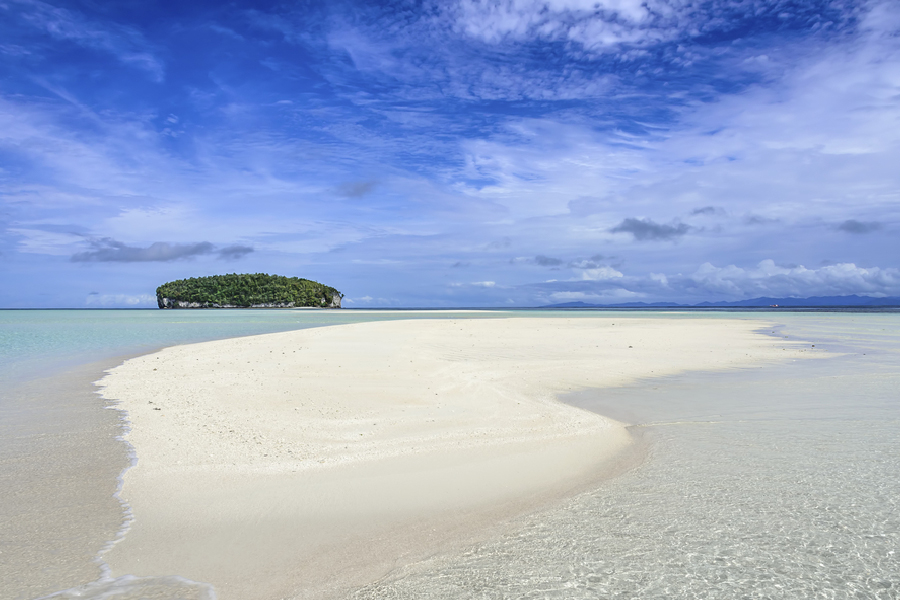 pantai terbaik anti mainstream indonesia
