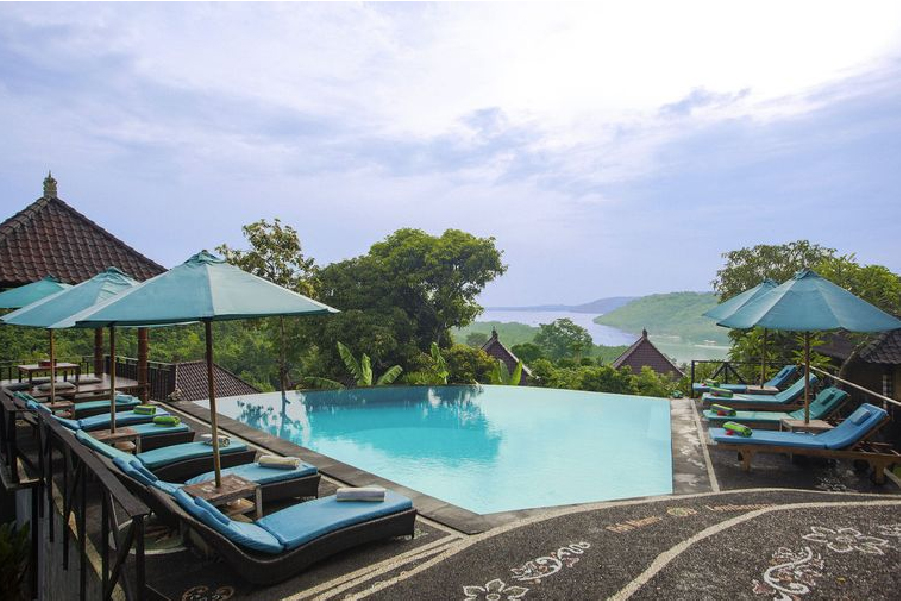 penginapan dengan infinity pool bali