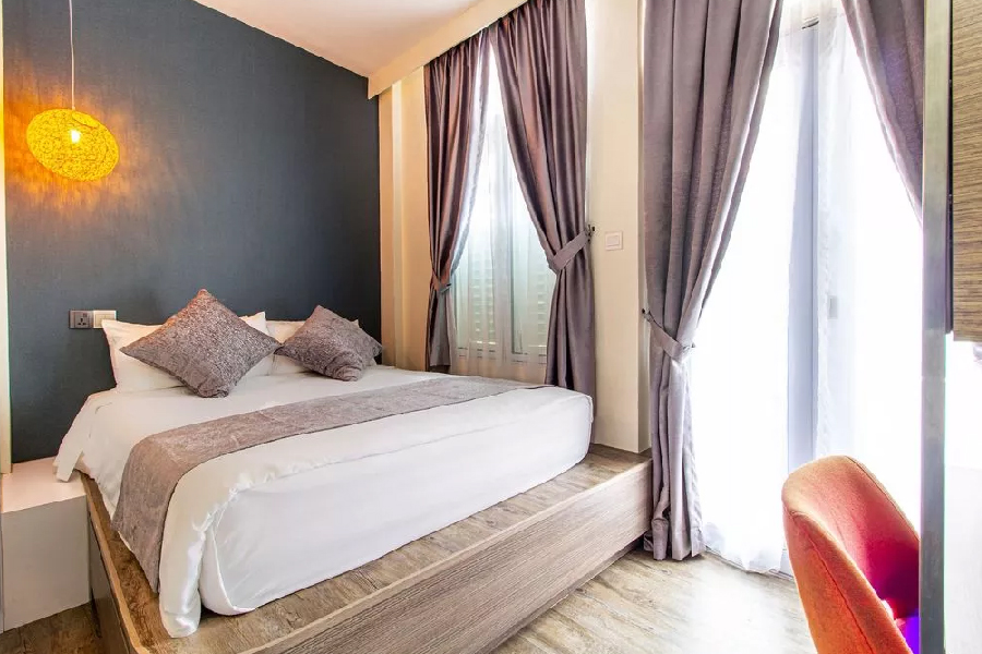hotel dekat mrt chinatown singapore