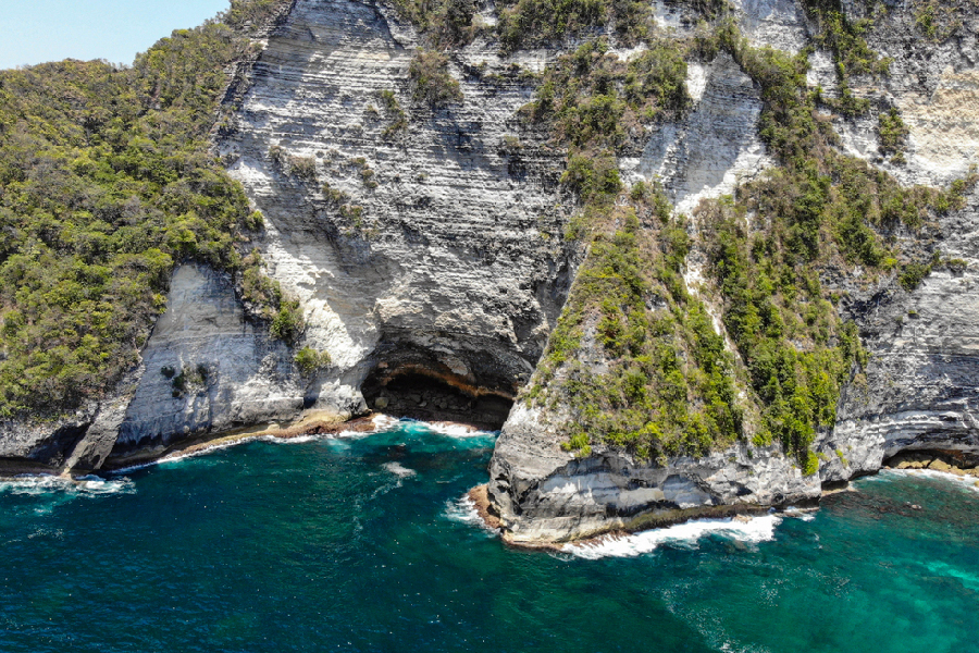 pantai terbaik anti mainstream indonesia