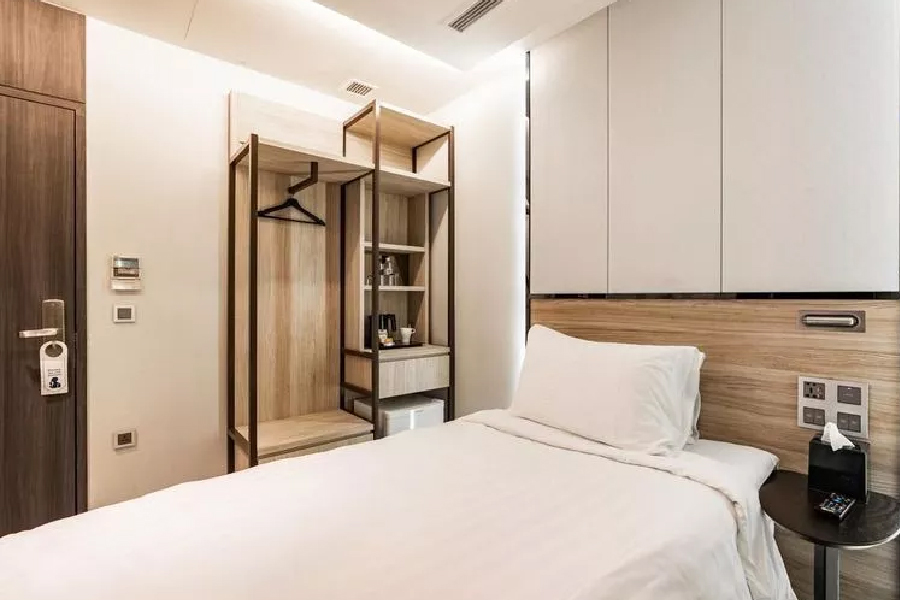 hotel dekat mrt chinatown singapore