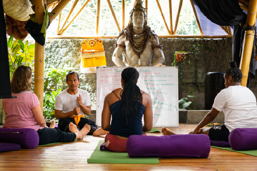 Tempat yoga di Bali