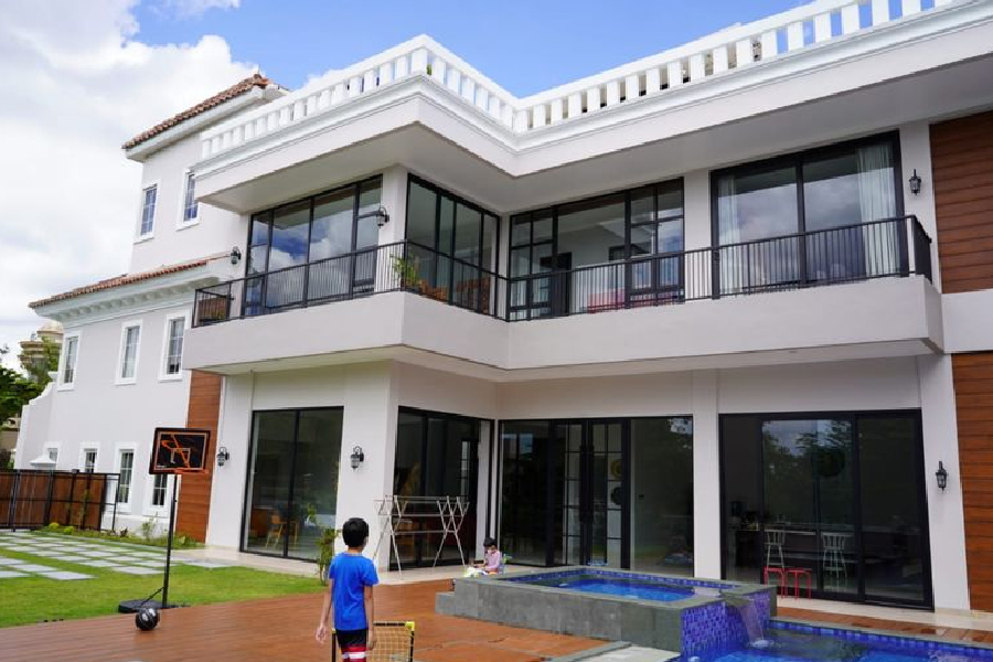 Villa Mewah di Sentul