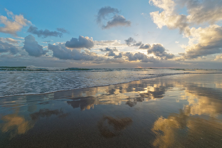 Pantai di Kuta Bali