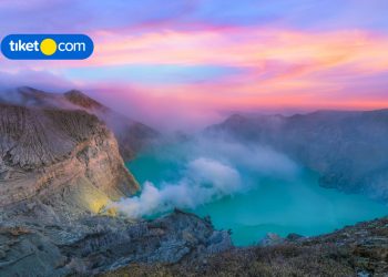 Siap-Siap Terpana! Begini Cantiknya Blue Fire di Kawah Ijen