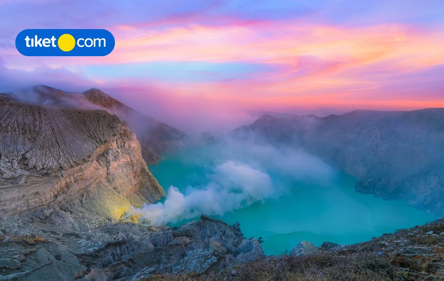 Siap-Siap Terpana! Begini Cantiknya Blue Fire di Kawah Ijen