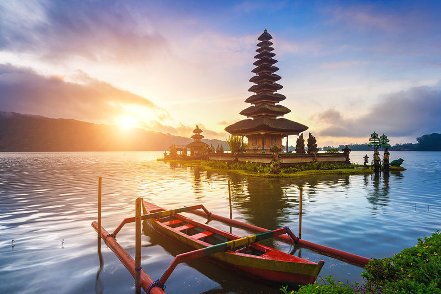 unique lakes in Indonesia