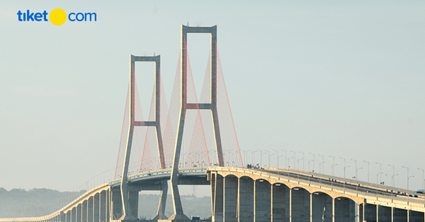 Pesona Jembatan Suramadu yang Bakal Bikin Kamu Berdecak Kagum