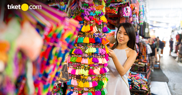 Ribuan Lapak Belanja Siap Memanjakanmu di Chatuchak Weekend Market!