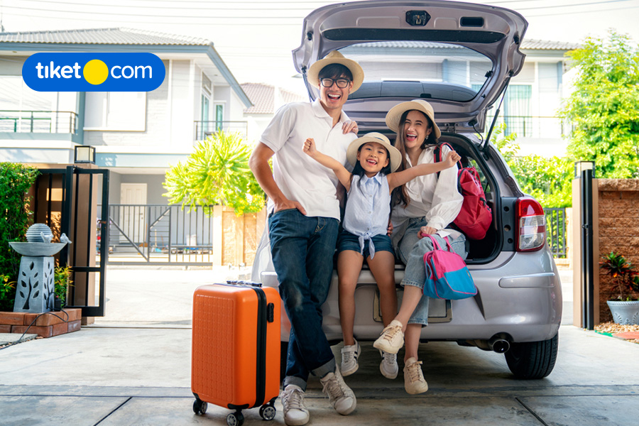 Save More by Using 12.12 Train Tickets and Car Rental Promo from tiket.com!