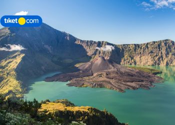 Terbang ke Lombok, Ayo Main ke 8 Tempat Wisata Selain Pantai Ini!