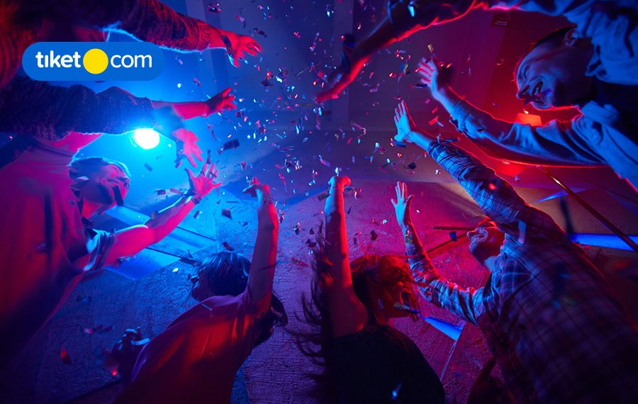 5 Best Hotels with Glamorous Bars Near Seminyak, Bali for You Party-Goers!