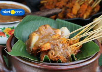 7 Makanan dan Tempat Makan di Padang yang Wajib Dicoba!