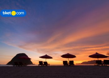 Unveiling the Gem of Banyuwangi: Pulau Merah Beach