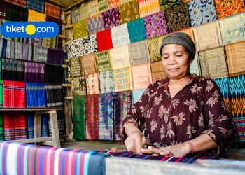 woman weaving