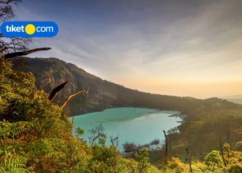 Selain Puncak, Ini 7 Destinasi Weekend Getaway Dekat Jakarta yang Nggak Kalah Seru!