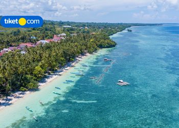 resorts in wakatobi
