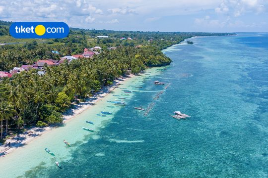 resorts in wakatobi