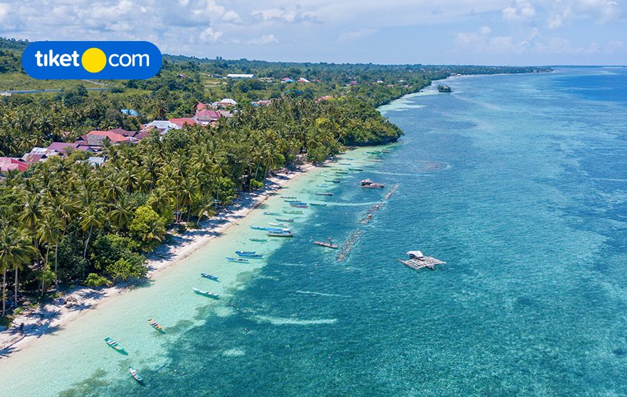 resorts in wakatobi