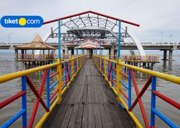 9 Pilihan Hotel Dekat Pantai Kenjeran Surabaya, Nggak Bakal Ketinggalan Sunset Deh!
