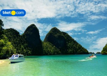 Make Yourself Feel at Home at These 5 Exquisite Accommodations in Raja Ampat