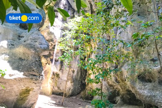 batu cermin cave