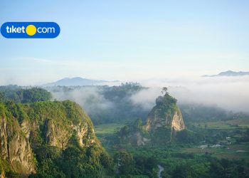 wisata alam sumatra barat trekking