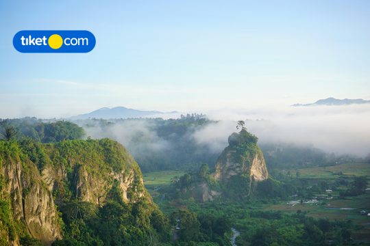 wisata alam sumatra barat trekking
