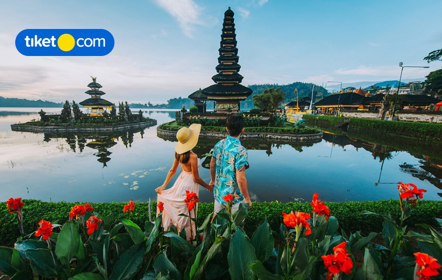 unique lakes in Indonesia