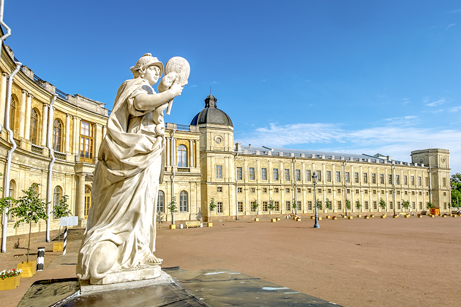  Incredible Palaces and Castles in Russia