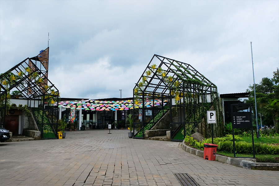 HeHa Sky View Yogyakarta - Gerbang Masuk