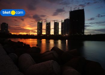 Hotel di Pantai Indah Kapuk