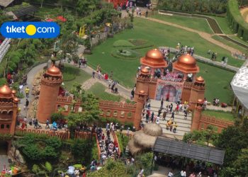 Bandung: How to be a Tourist in Your Own City